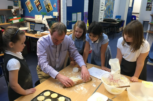 Tim Farron MP baking with Heron Hill Primary School pupils