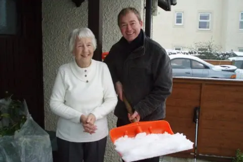 Tim was out with a team from Milnthorpe parish council digging out roads and pavements